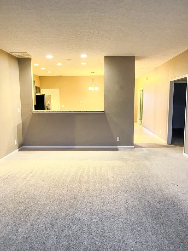 2388 Fleming Dr - Photo 4 of 16