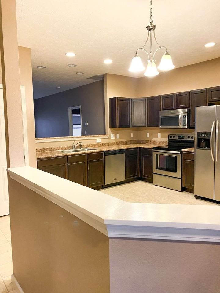 2388 Fleming Dr - Photo 5 of 16