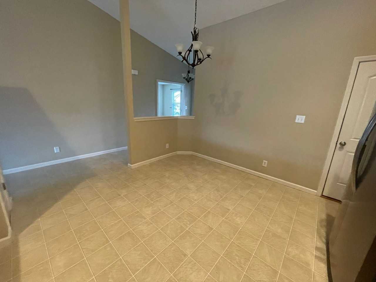 2412 Fleming Dr - Photo 3 of 22