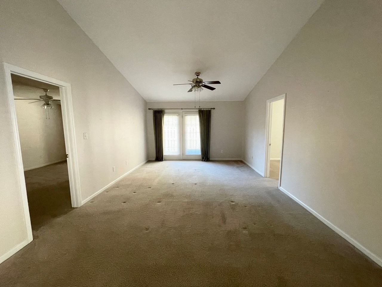 417 Regency Park Dr - Photo 2 of 13
