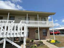 featured image of 3250 Redwood Ln #B