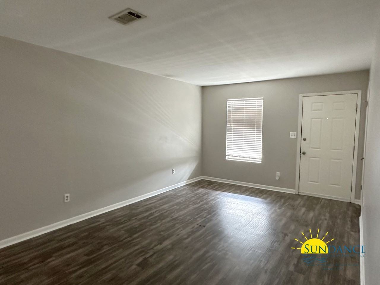 3250 Redwood Ln #B - Photo 5 of 9