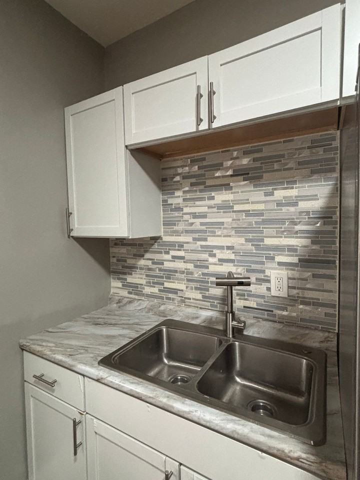 1465 W 15th Ave - Photo 3 of 10