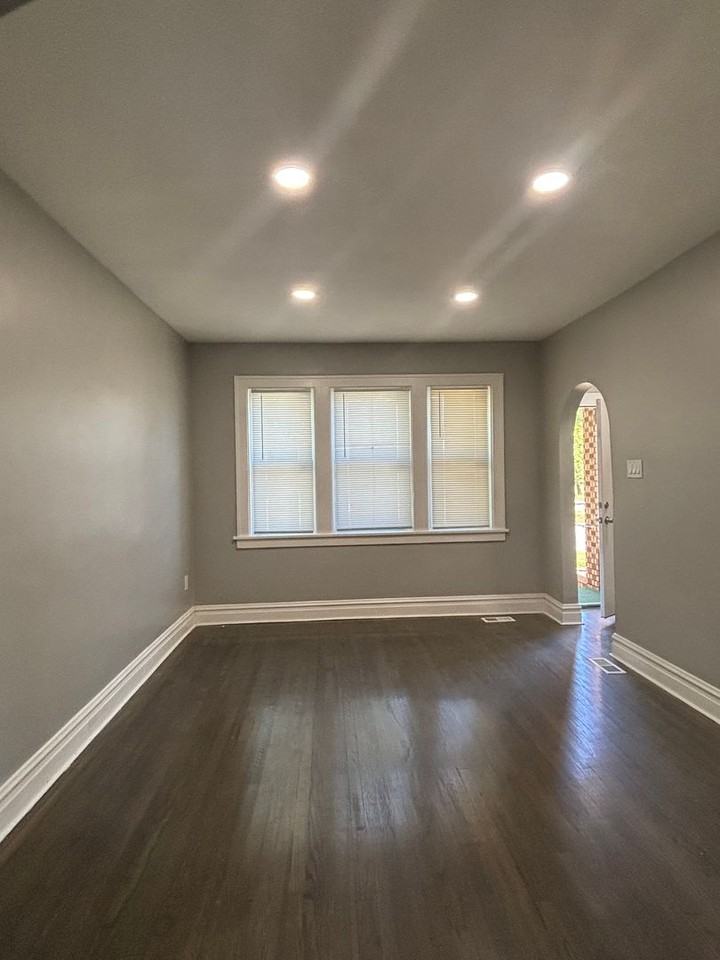 1465 W 15th Ave - Photo 5 of 10