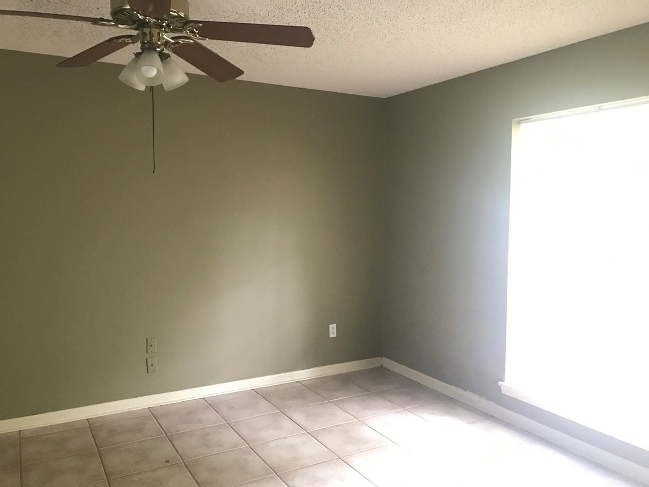 1509 Caldwell St - Photo 2 of 13