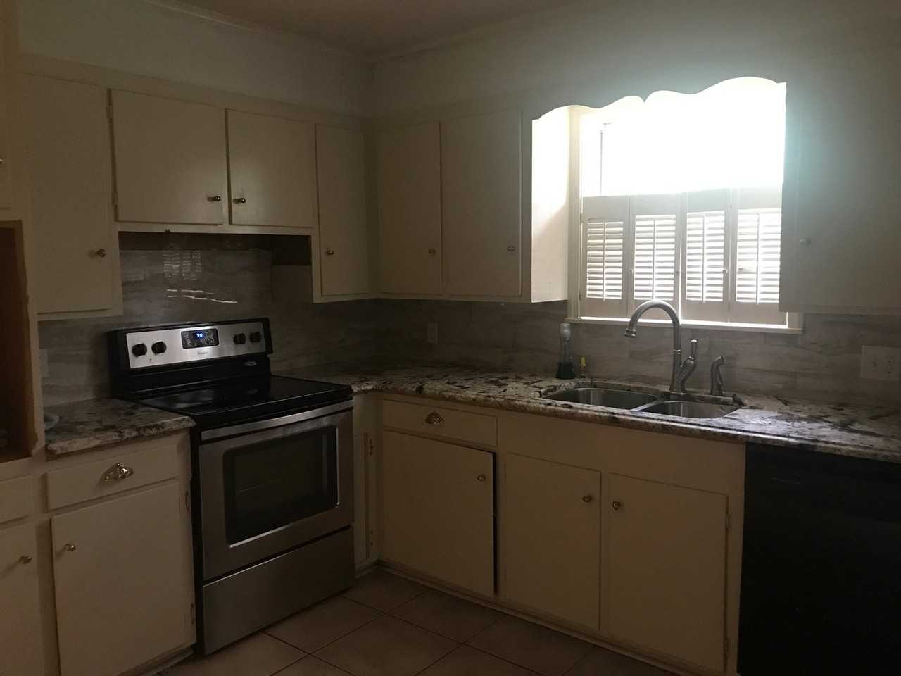 1509 Caldwell St - Photo 3 of 13