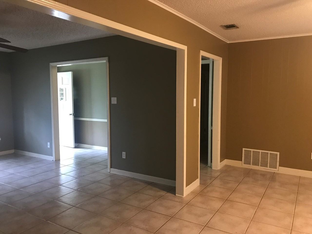 1509 Caldwell St - Photo 4 of 13