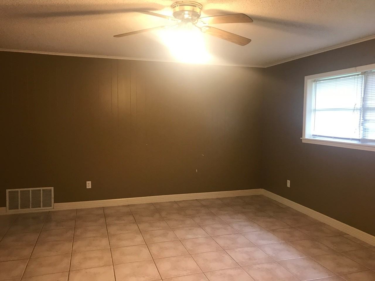 1509 Caldwell St - Photo 6 of 13