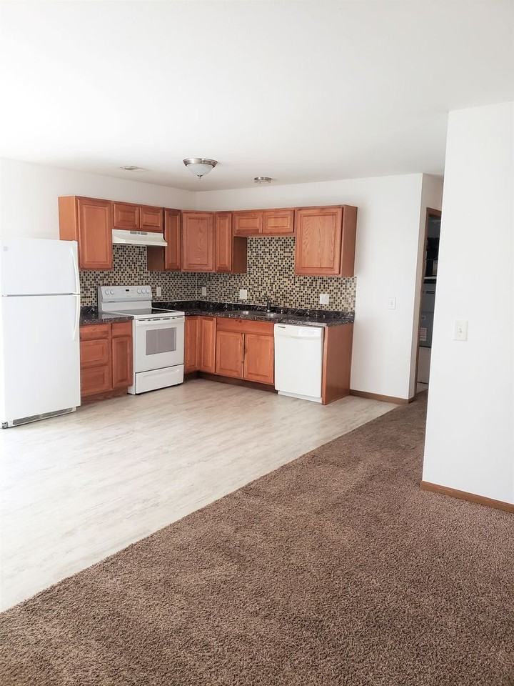 1119 Yuma St - Photo 2 of 24