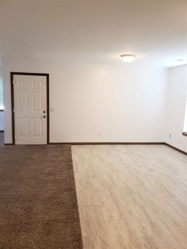 1119 Yuma St - Photo 3 of 24
