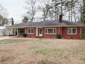 1683 Woodlawn Ave - Photo 1 of 1