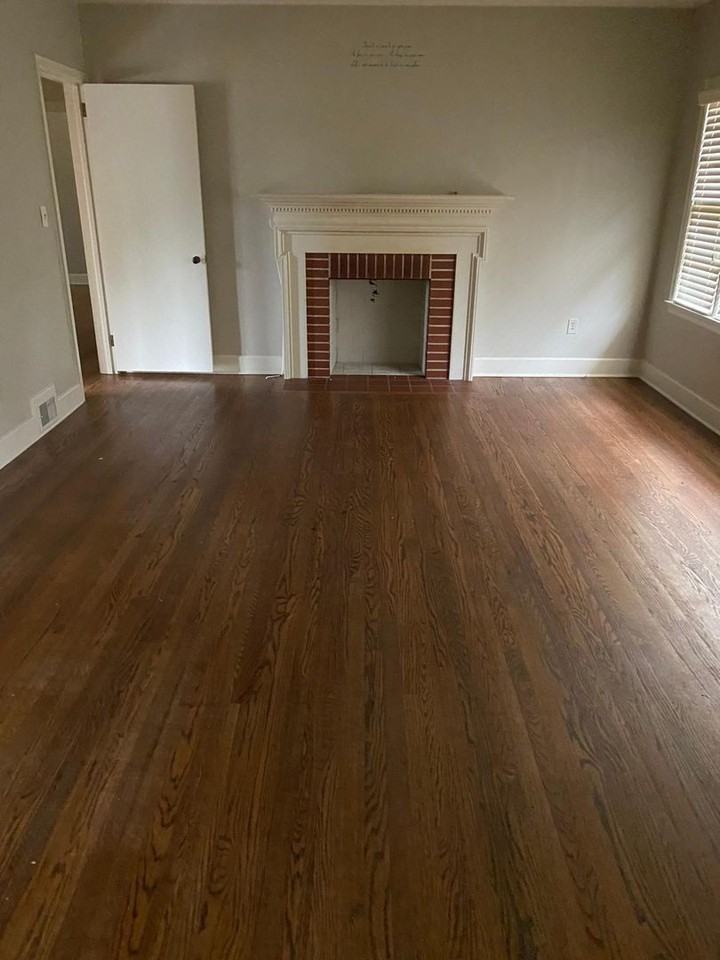 1683 Woodlawn Ave - Photo 3 of 5