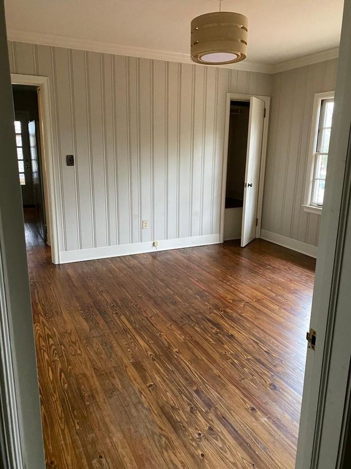 1683 Woodlawn Ave - Photo 4 of 5