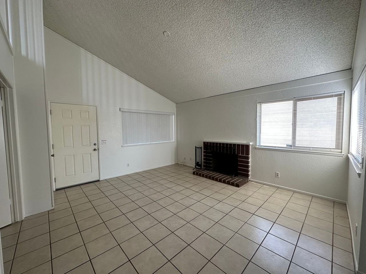 1594 Christopher Ln - Photo 4 of 41