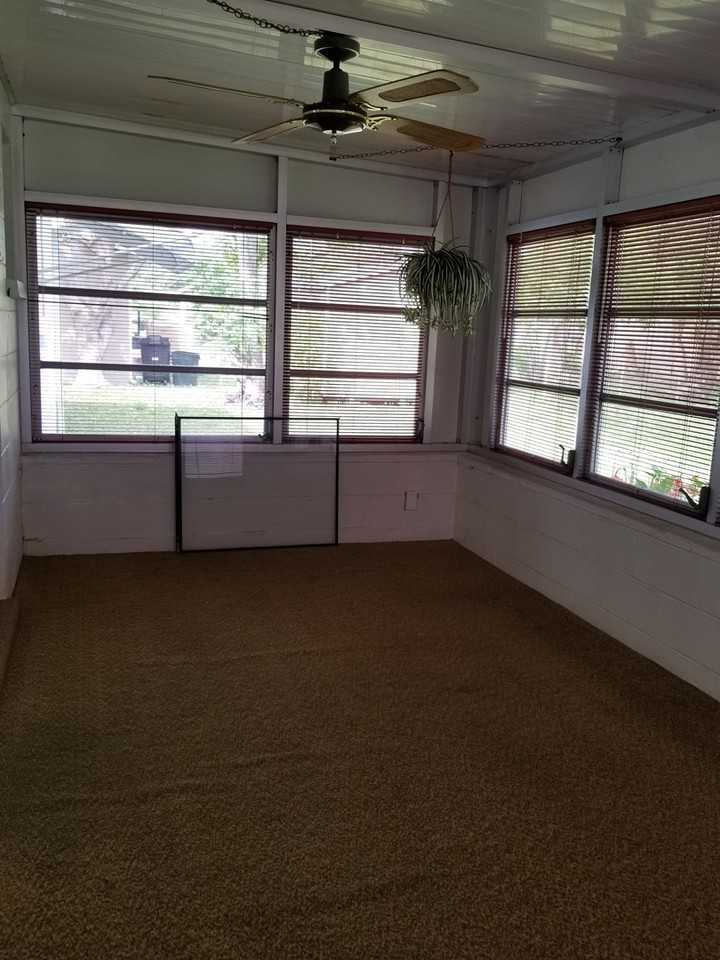 4248 Drummond Ave - Photo 7 of 12