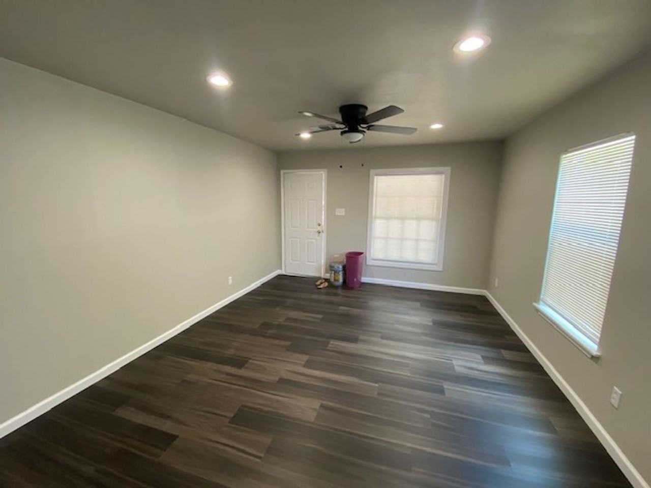 1419 Lindsey St - Photo 5 of 7
