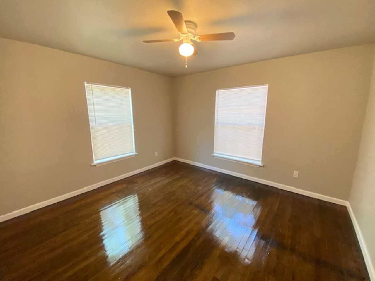 1419 Lindsey St - Photo 6 of 7