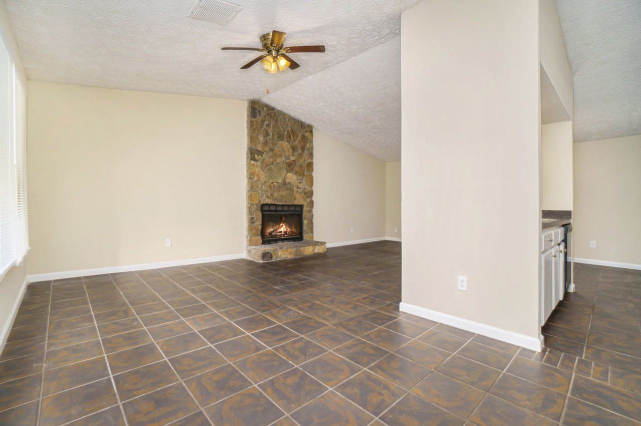 1263 Muirforest Ln - Photo 4 of 16