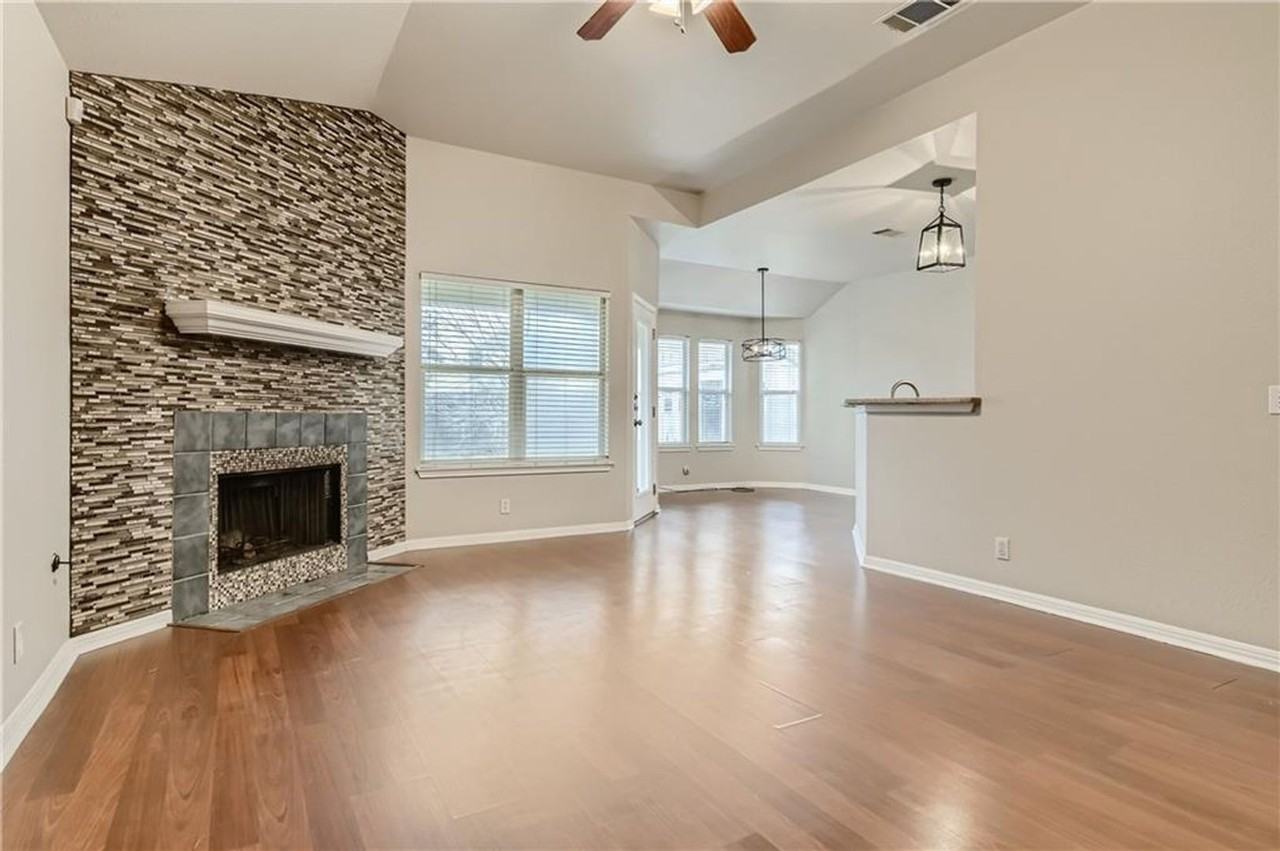 113 Cassandra Dr - Photo 4 of 22