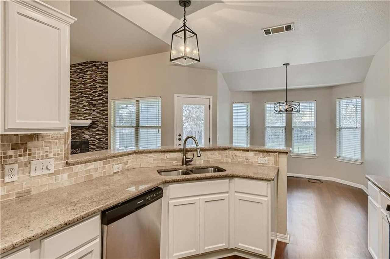 113 Cassandra Dr - Photo 7 of 22