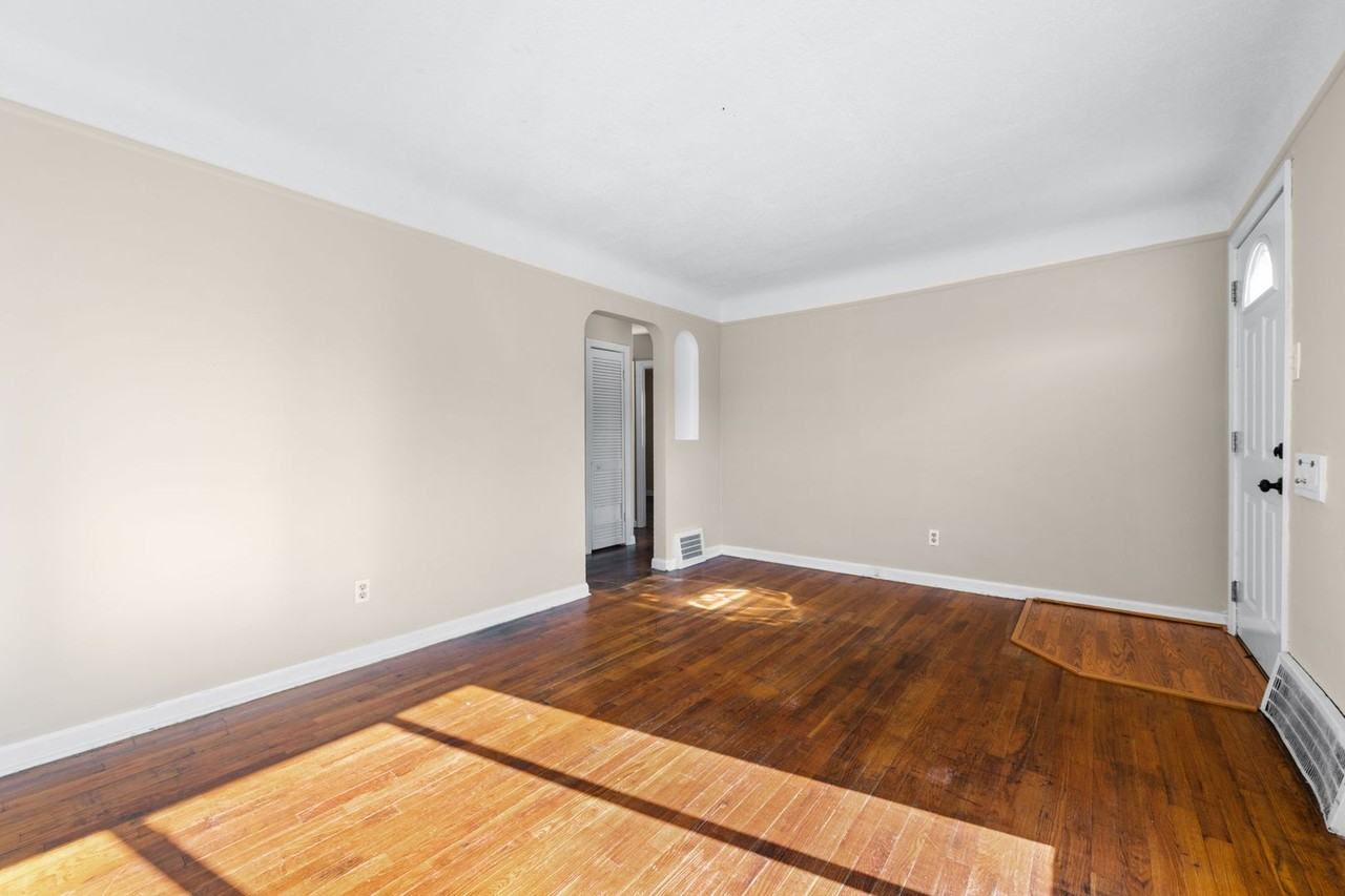 2438 Brookdale Ave - Photo 6 of 28
