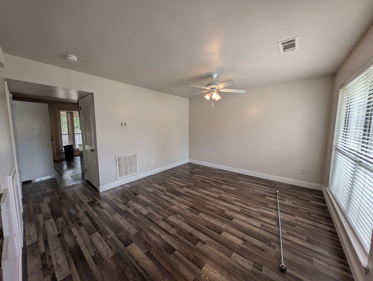 5545 Saint James St - Photo 3 of 10
