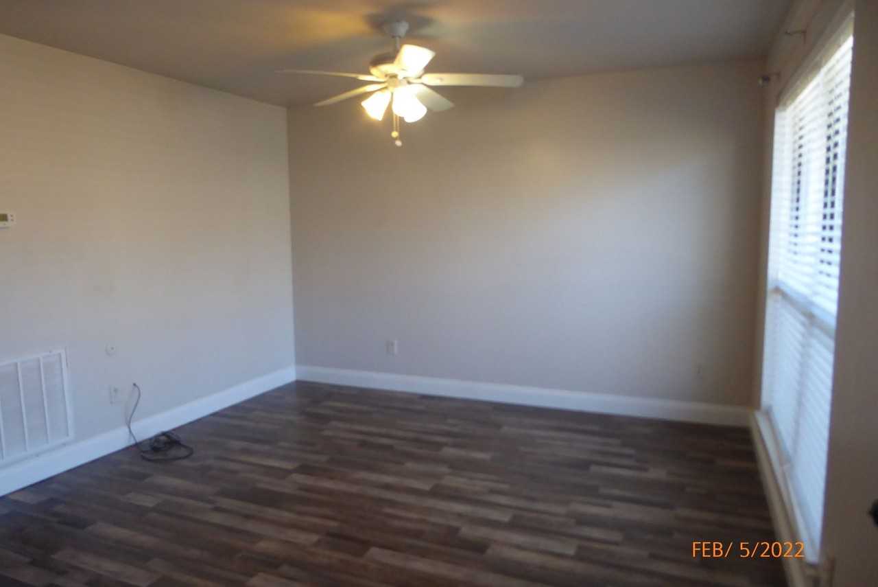 5545 Saint James St - Photo 6 of 10