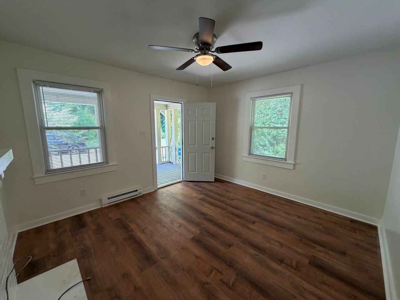 209 Dennis St - Photo 4 of 28