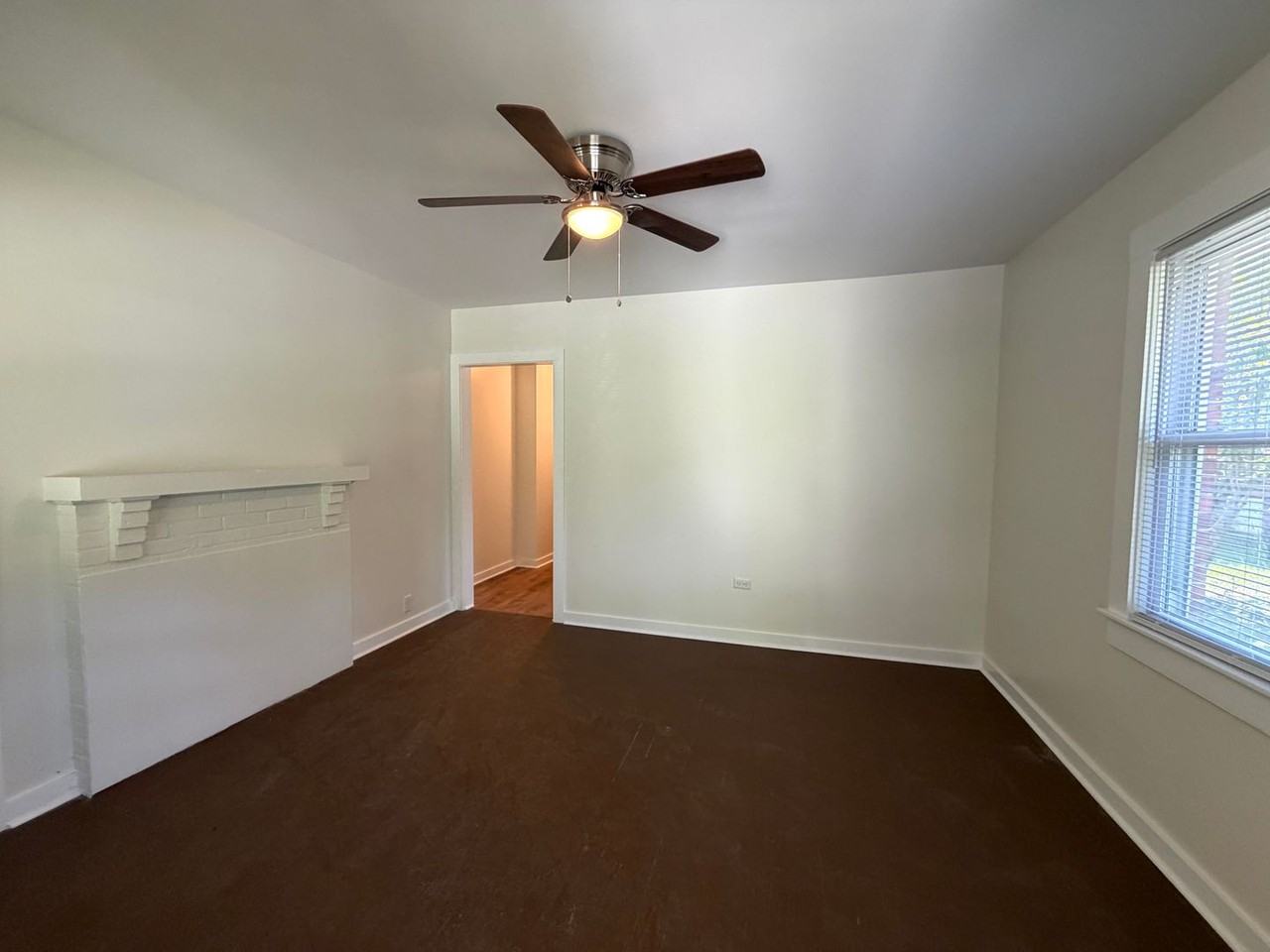 211 Dennis St - Photo 7 of 29