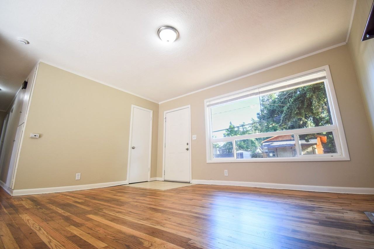 6309 Se Overland St - Photo 3 of 29