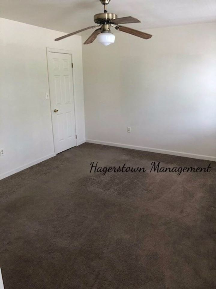 10817 Bower Ave - Photo 5 of 17