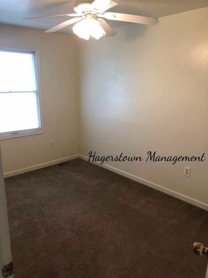 10817 Bower Ave - Photo 6 of 17