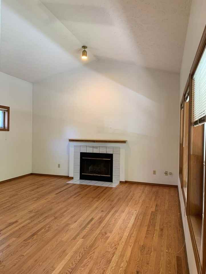12308 35th Ave Ne - Photo 5 of 21