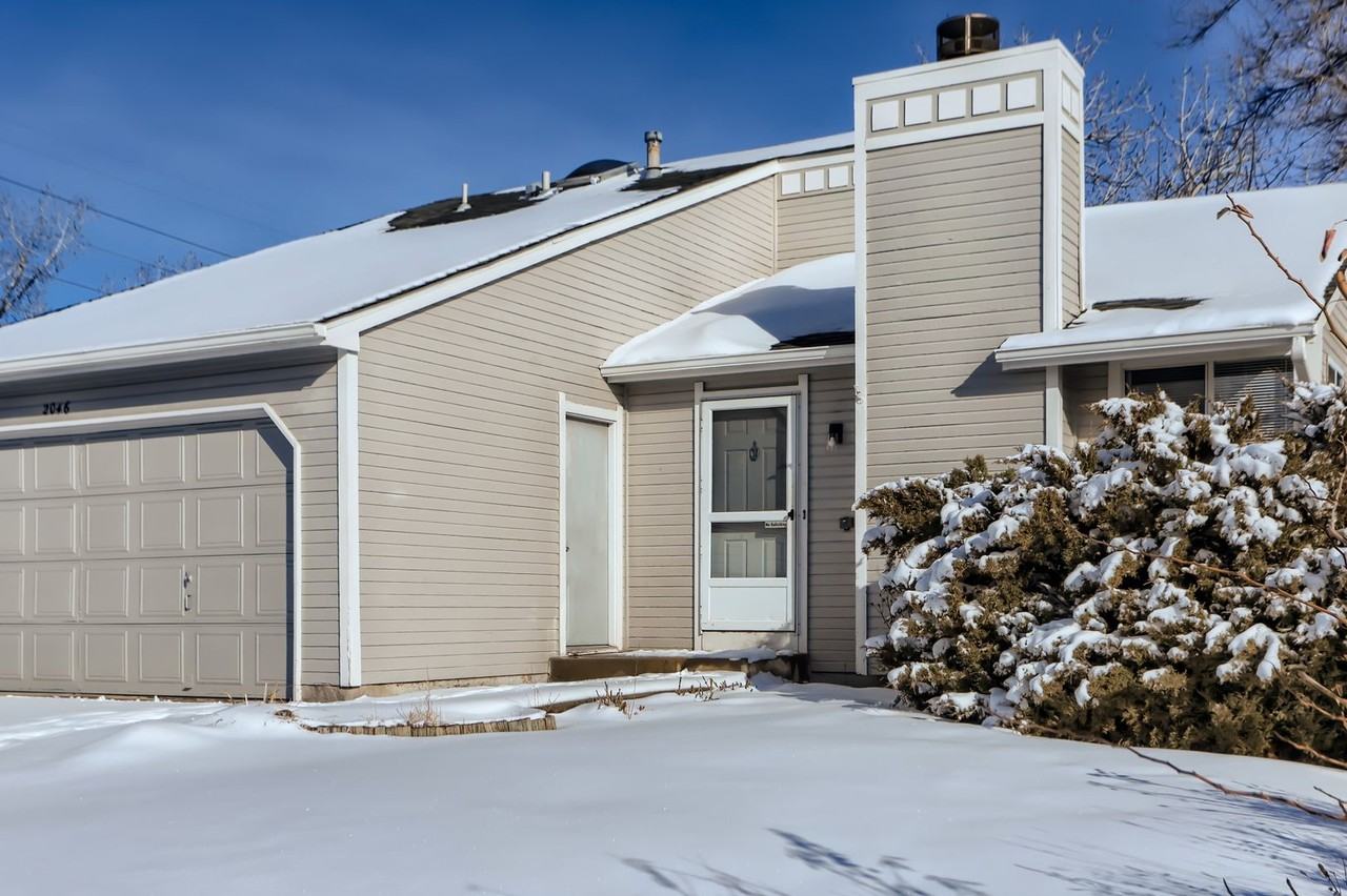 2046 Sumac St - Photo 3 of 28