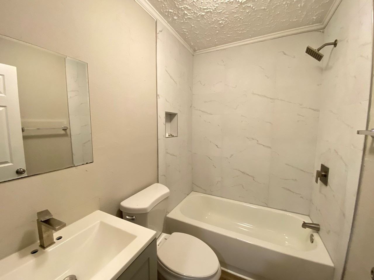 136 Corbin St #6 - Photo 4 of 7
