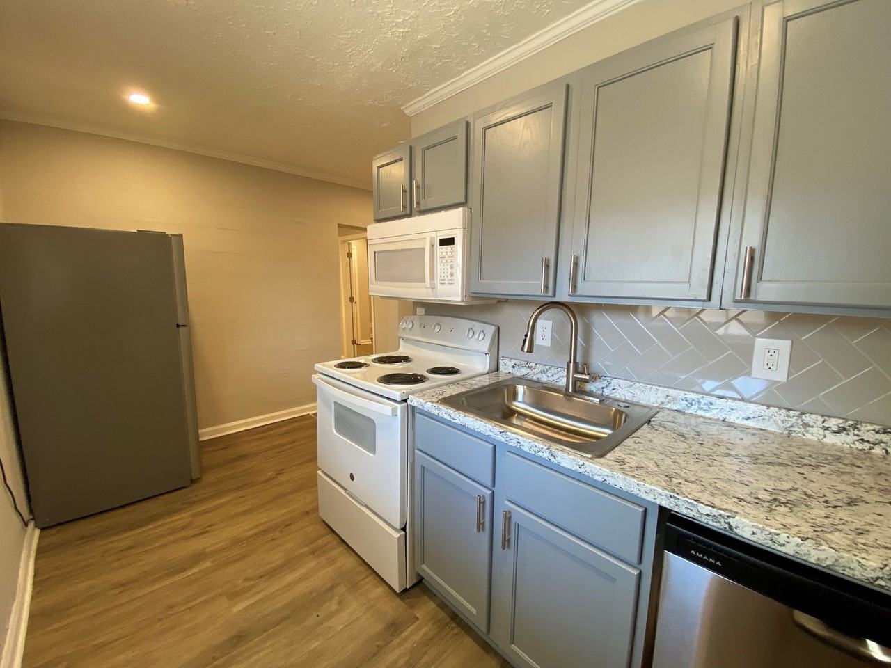 136 Corbin St #6 - Photo 6 of 7