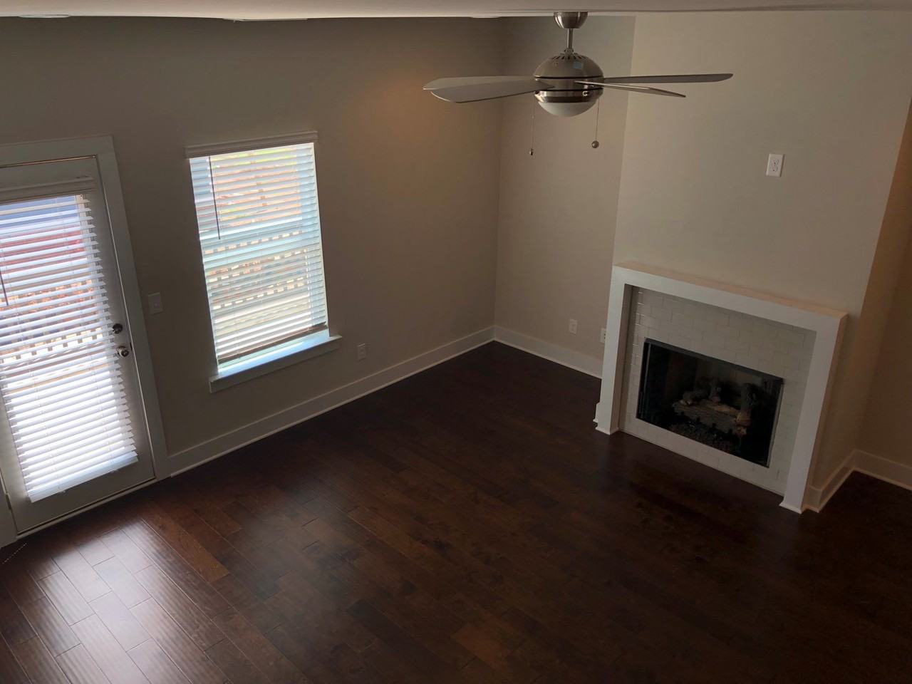 3792 Oxford Cir - Photo 2 of 11