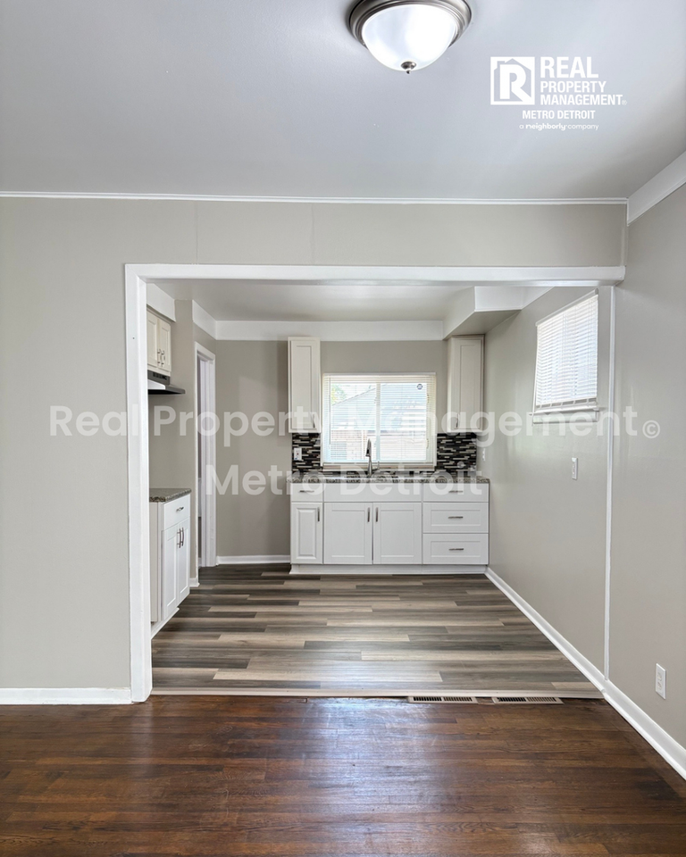 19535 Woodmont St - Photo 5 of 13