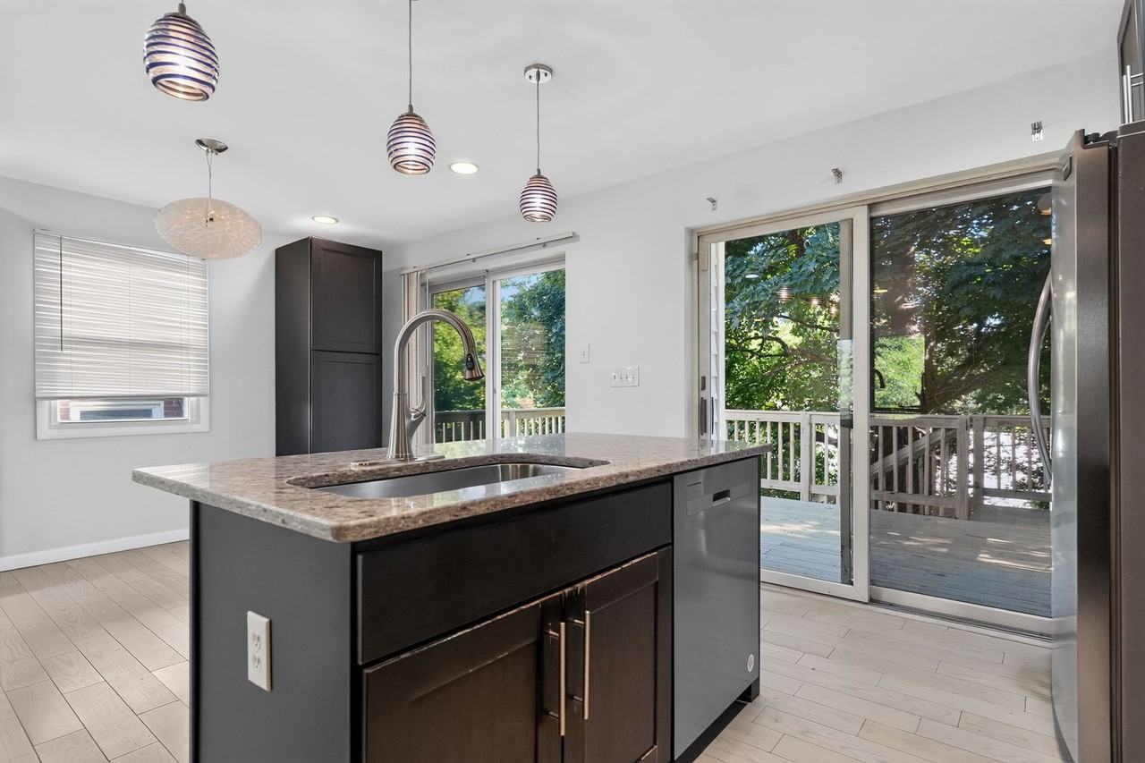 3521 Yuma St Nw - Photo 2 of 33