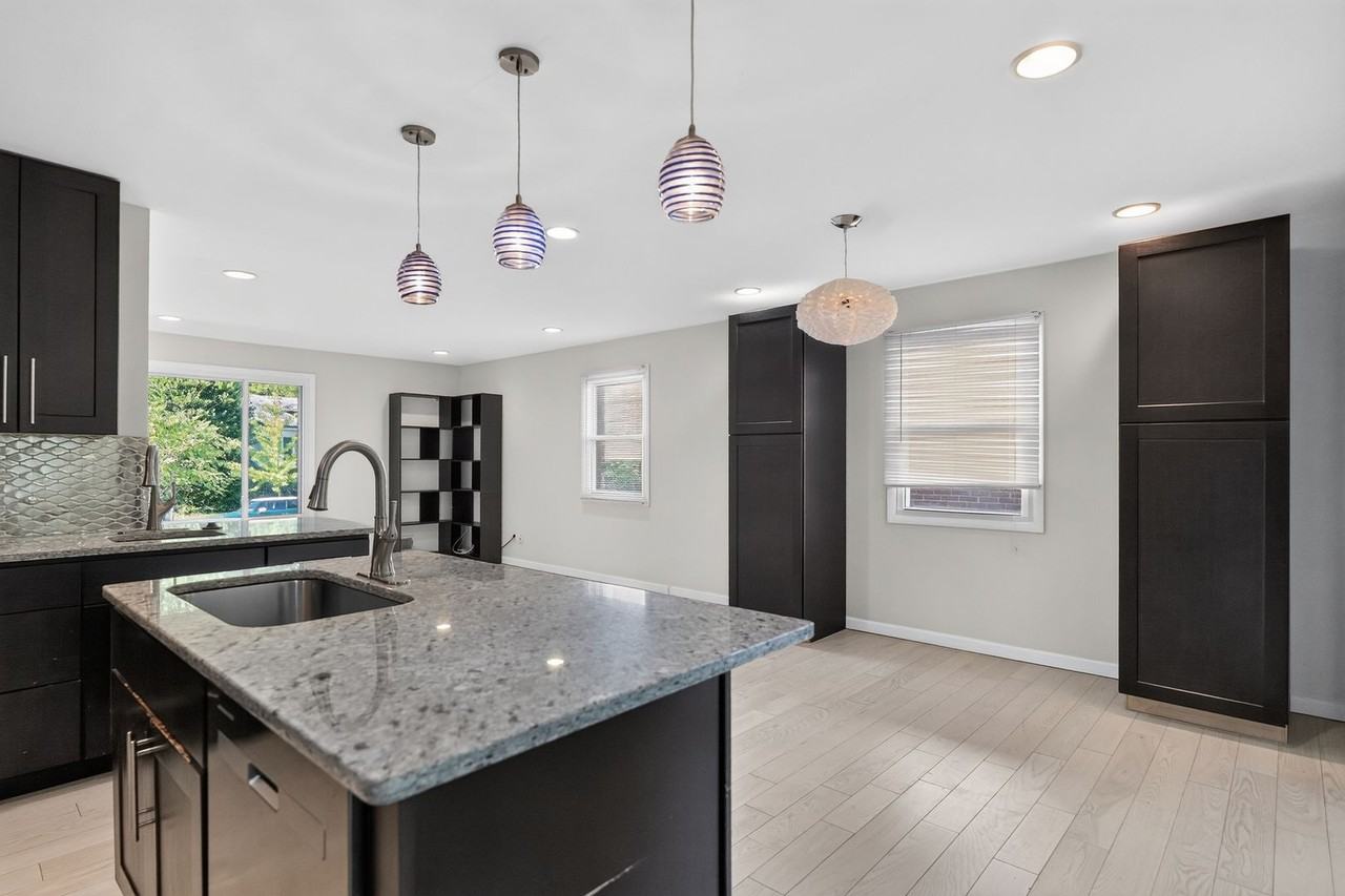 3521 Yuma St Nw - Photo 3 of 33
