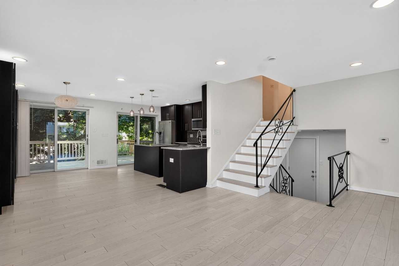 3521 Yuma St Nw - Photo 5 of 33