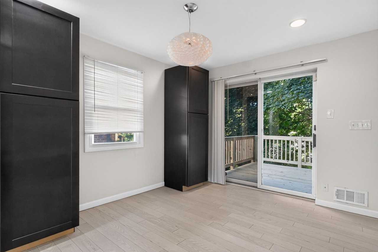 3521 Yuma St Nw - Photo 6 of 33