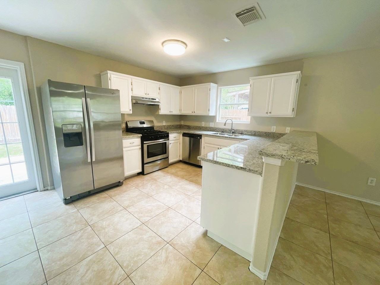 436 Mystic Glen Loop - Photo 2 of 30