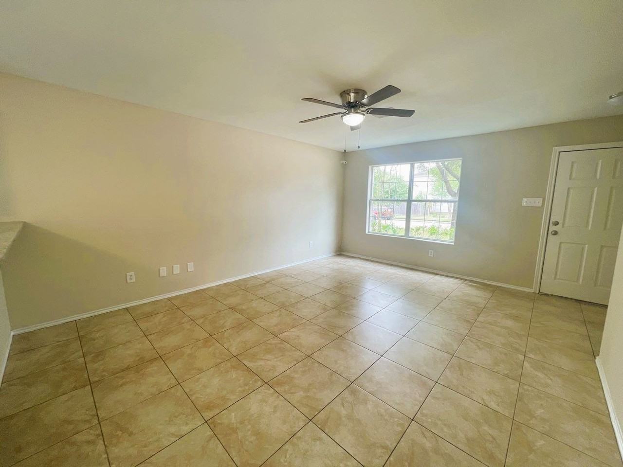 436 Mystic Glen Loop - Photo 5 of 30