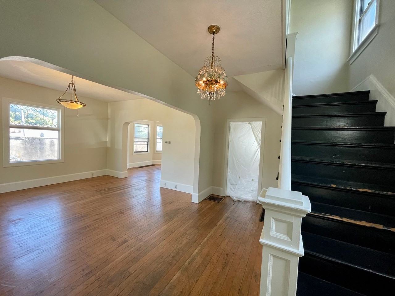 3018 Se 7th Ave - Photo 2 of 23