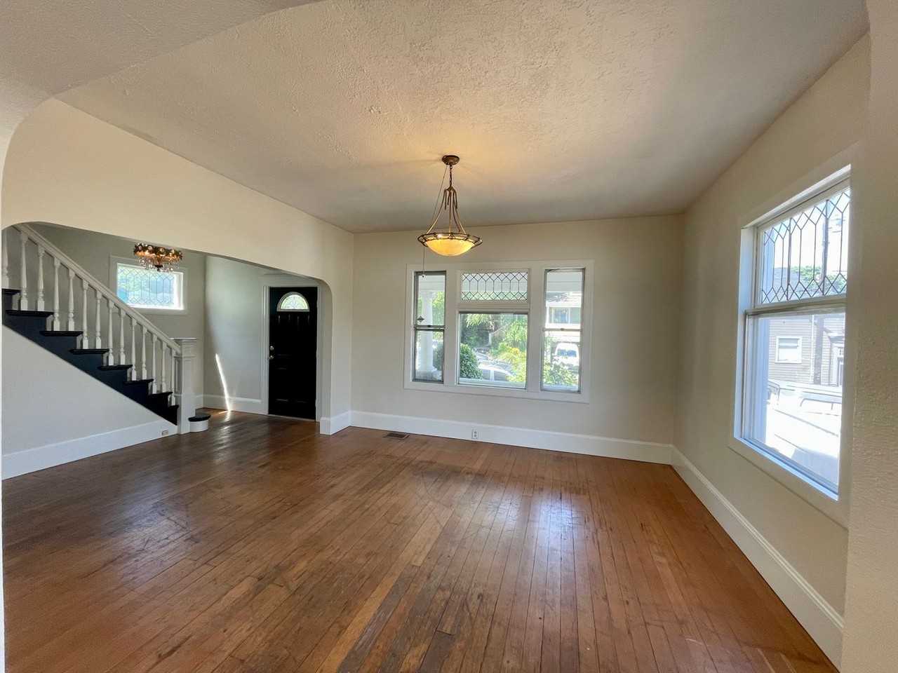 3018 Se 7th Ave - Photo 4 of 23