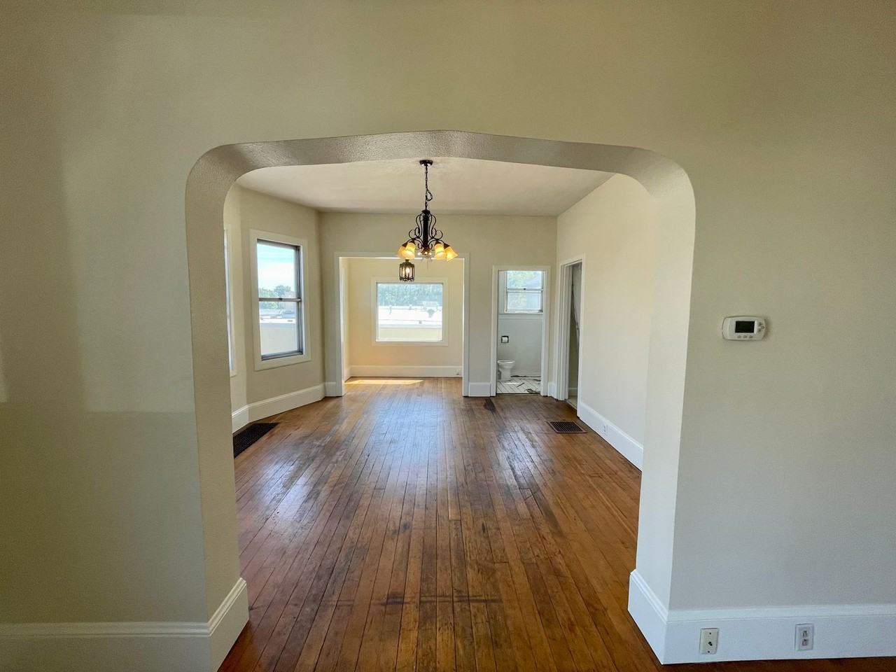 3018 Se 7th Ave - Photo 5 of 23