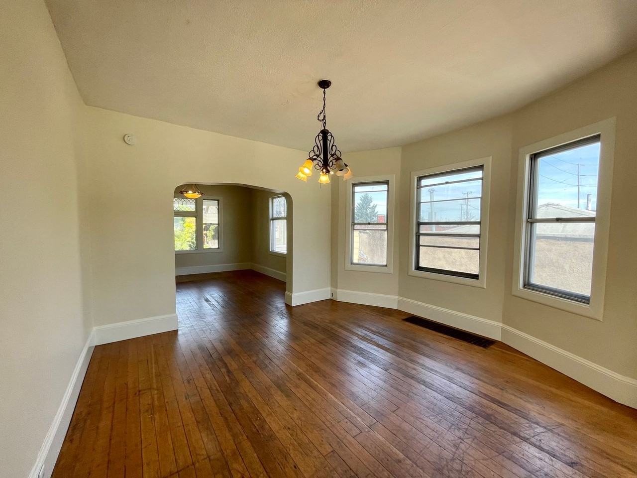 3018 Se 7th Ave - Photo 6 of 23