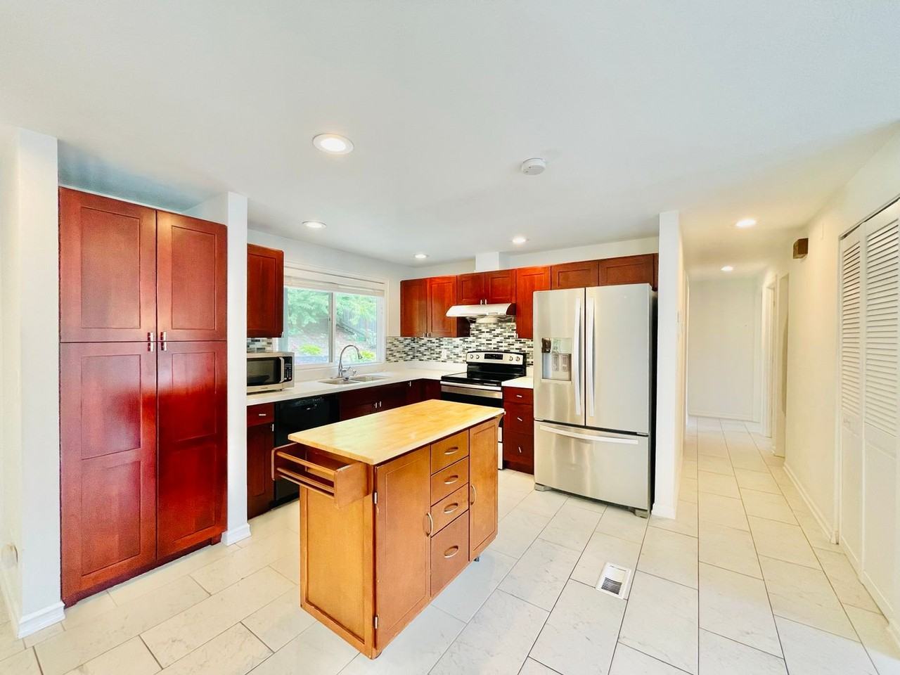 5614 17th Ave Sw - Photo 3 of 26