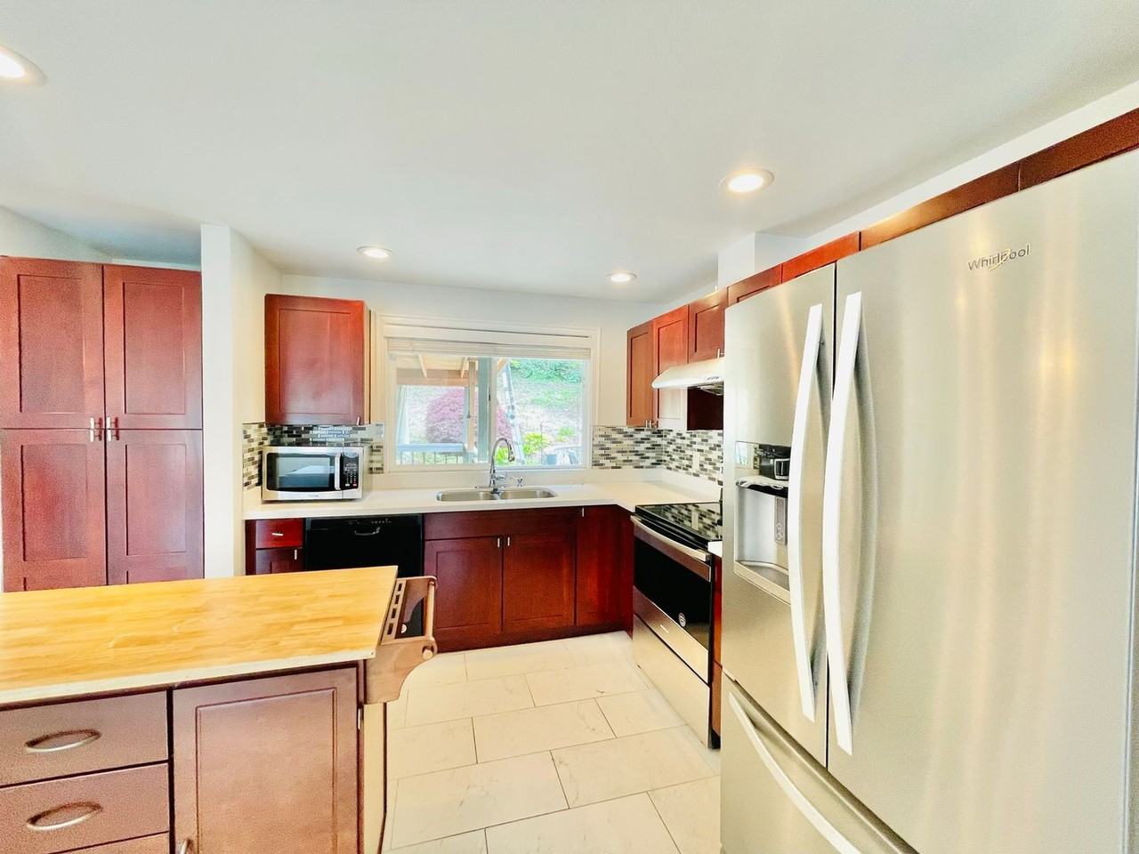 5614 17th Ave Sw - Photo 4 of 26
